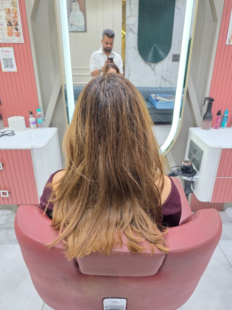 Salon floor at Rahul Hair Academy